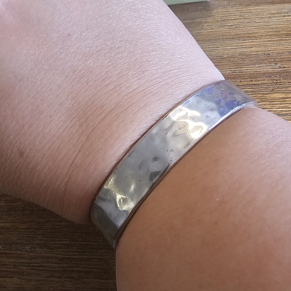 Vintage Premier Designs hammered cuff bracelet with inspirational message - Picture 5 of 7